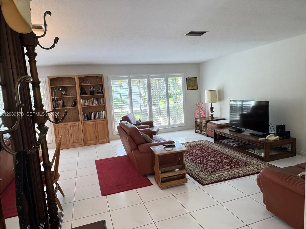 7190 E Tropical Way, Plantation, FL 33317