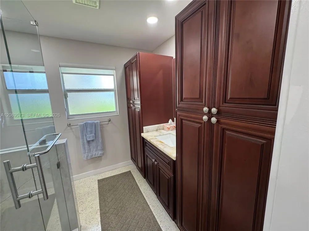 7190 E Tropical Way, Plantation, FL 33317