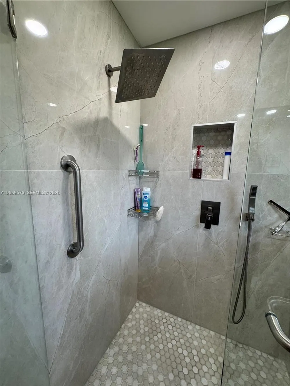 7190 E Tropical Way, Plantation, FL 33317