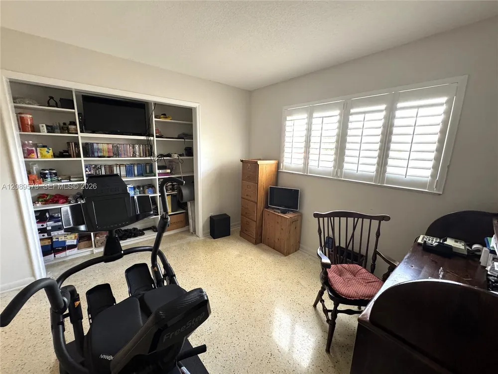 7190 E Tropical Way, Plantation, FL 33317