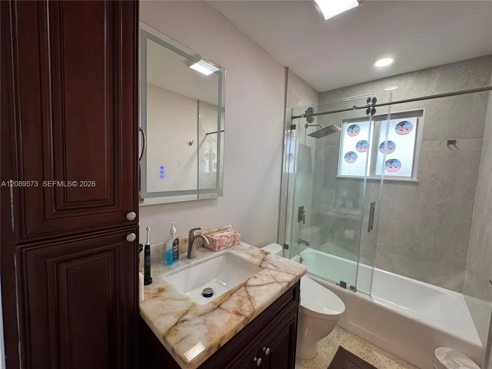 7190 E Tropical Way, Plantation, FL 33317
