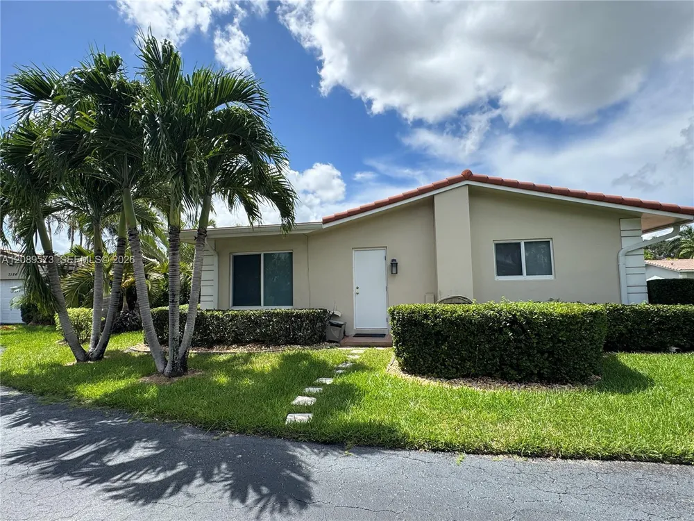 7190 E Tropical Way, Plantation, FL 33317