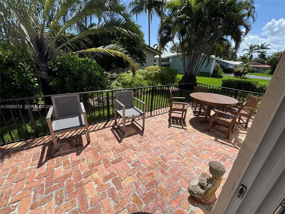 7190 E Tropical Way, Plantation, FL 33317