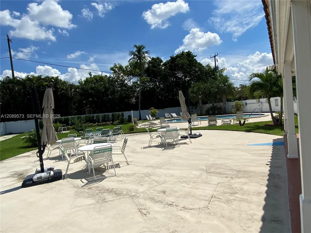 7190 E Tropical Way, Plantation, FL 33317