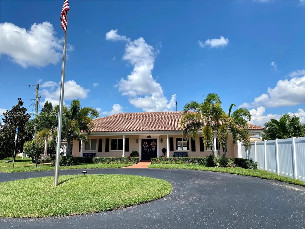7190 E Tropical Way, Plantation, FL 33317
