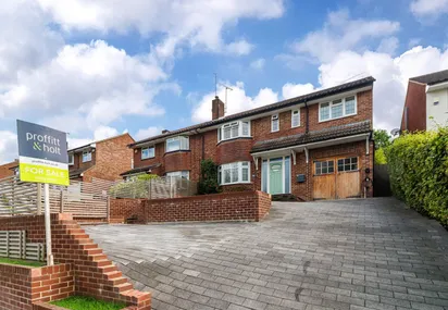 Kindersley Way, Abbots Langley, WD5