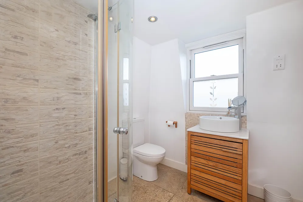 Huntspill Street, London, SW17 photo 12