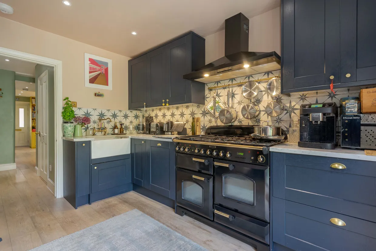 Hilltop Road, London, NW6 photo 14