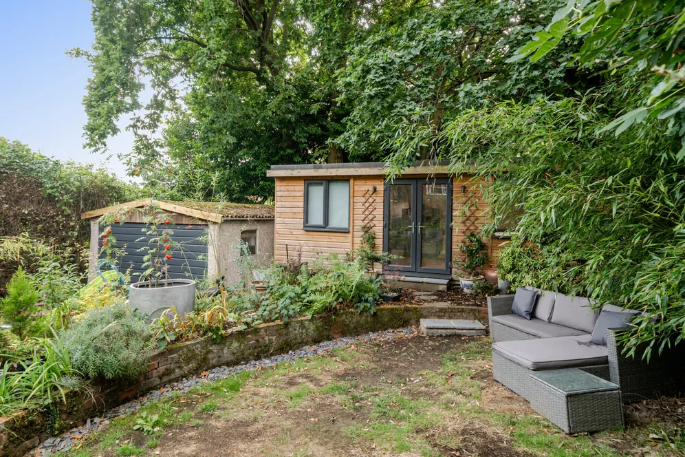 Woodlands Lane, HASLEMERE, GU27 photo 15