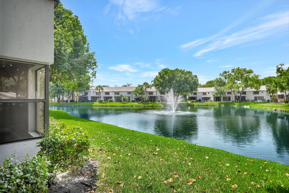 4771 NW 22nd St, Coconut Creek, FL 33063