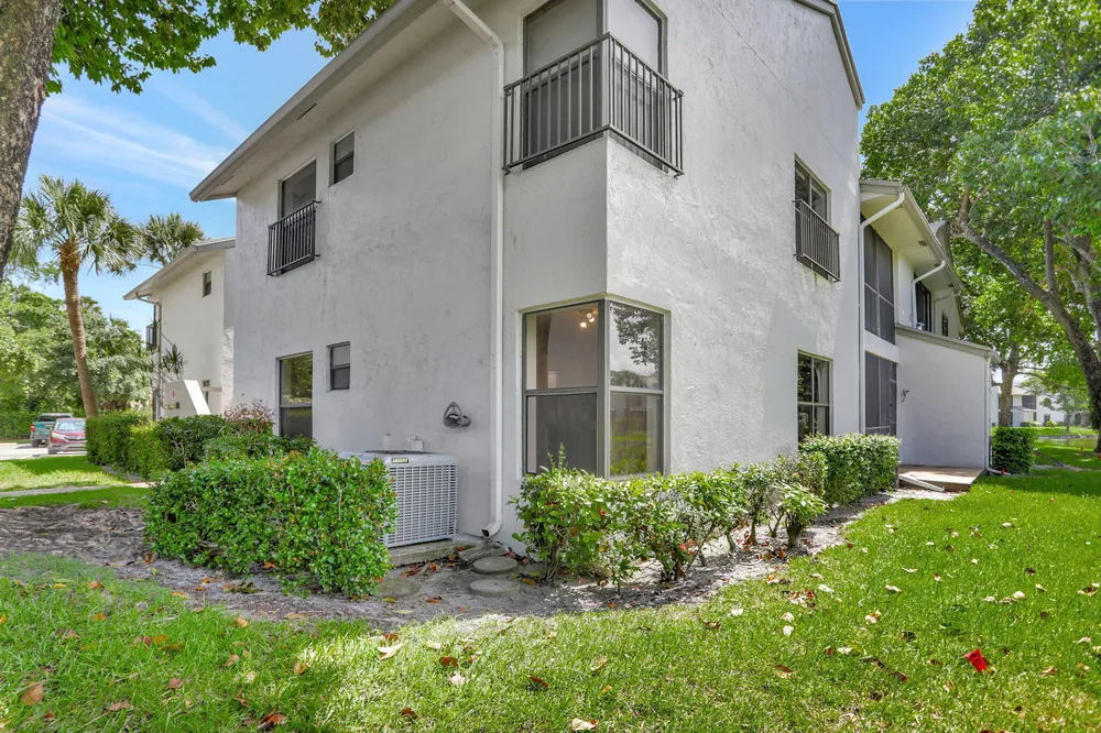 4771 NW 22nd St, Coconut Creek, FL 33063