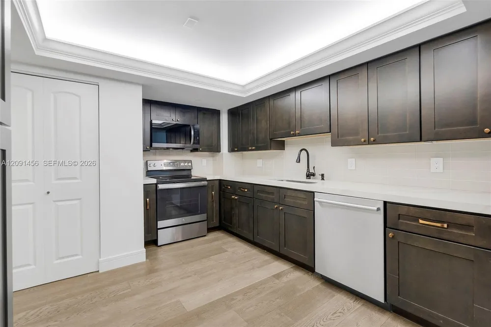 3200 Port Royale Dr N, Fort Lauderdale, FL 33308