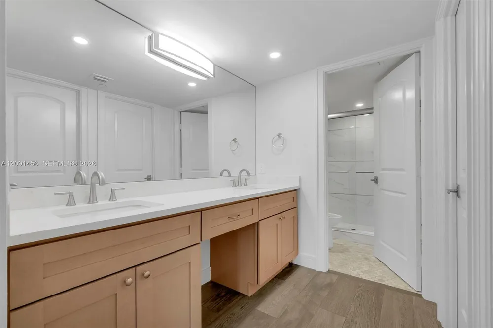 3200 Port Royale Dr N, Fort Lauderdale, FL 33308