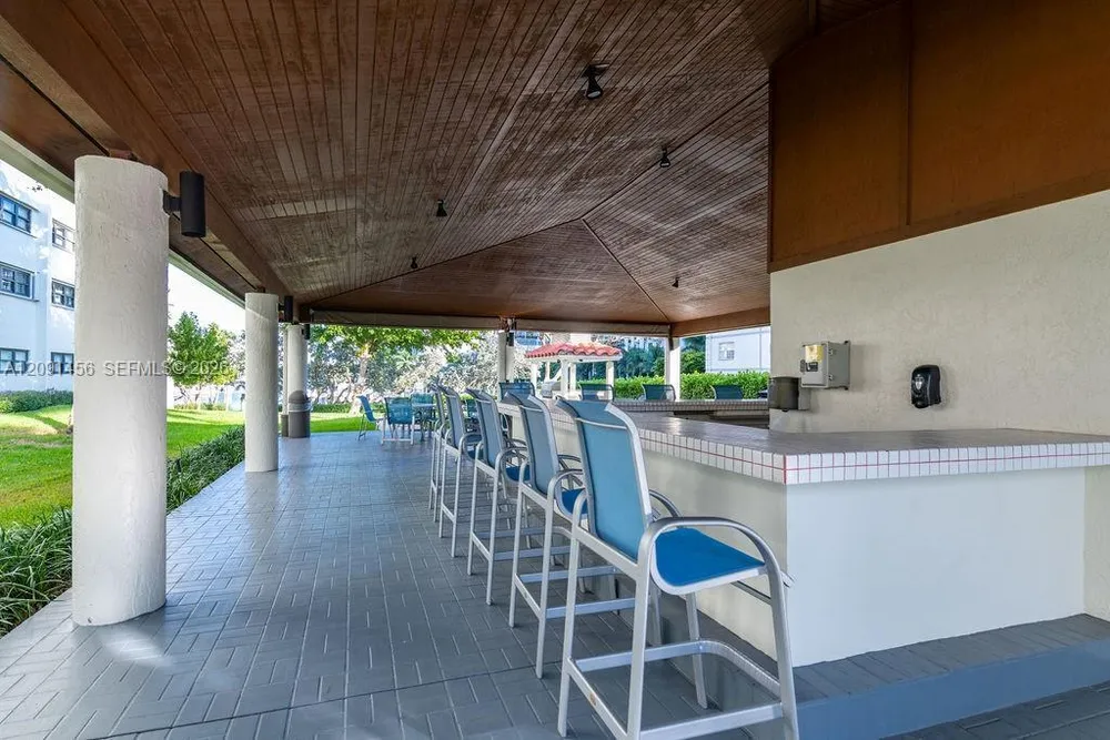 3200 Port Royale Dr N, Fort Lauderdale, FL 33308