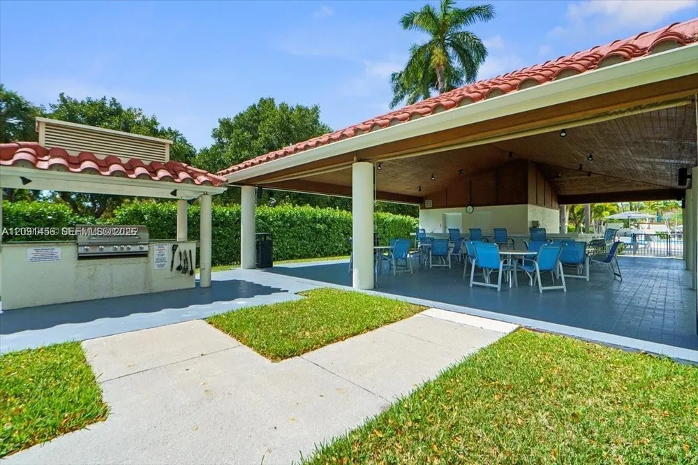 3200 Port Royale Dr N, Fort Lauderdale, FL 33308