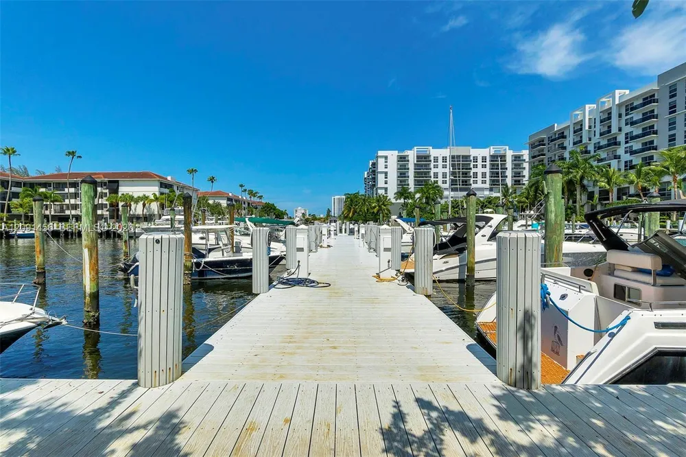 3200 Port Royale Dr N, Fort Lauderdale, FL 33308