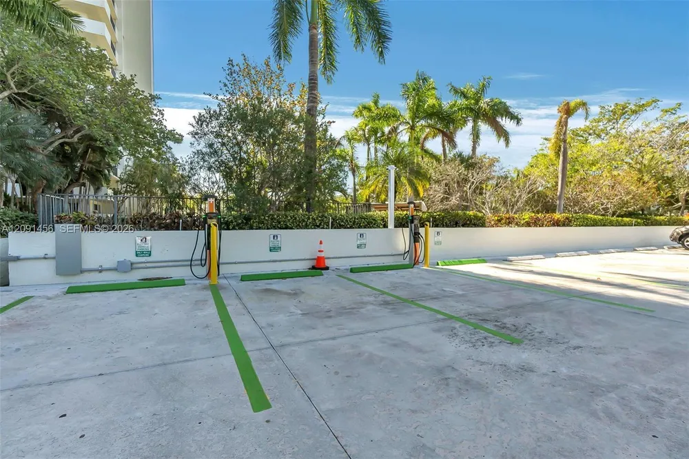 3200 Port Royale Dr N, Fort Lauderdale, FL 33308