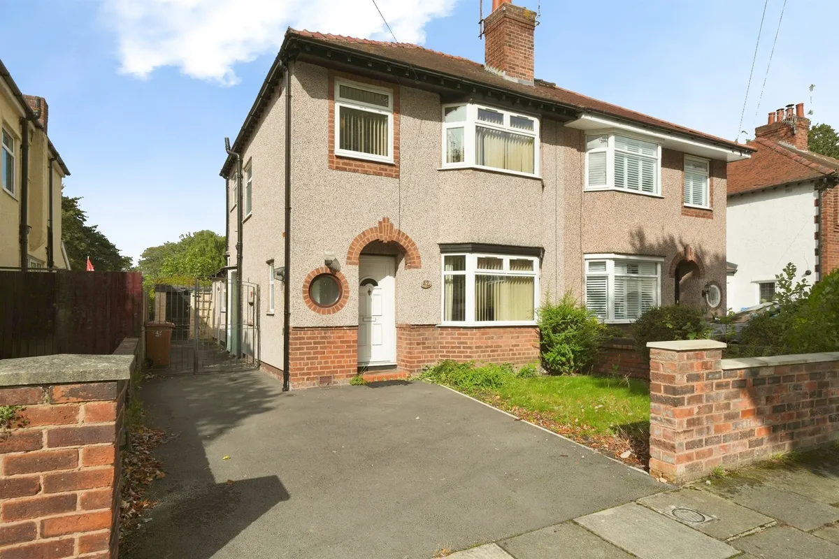 Pine Avenue, Wirral