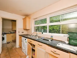 Cavell Court, Bishop's Stortford thumb 3