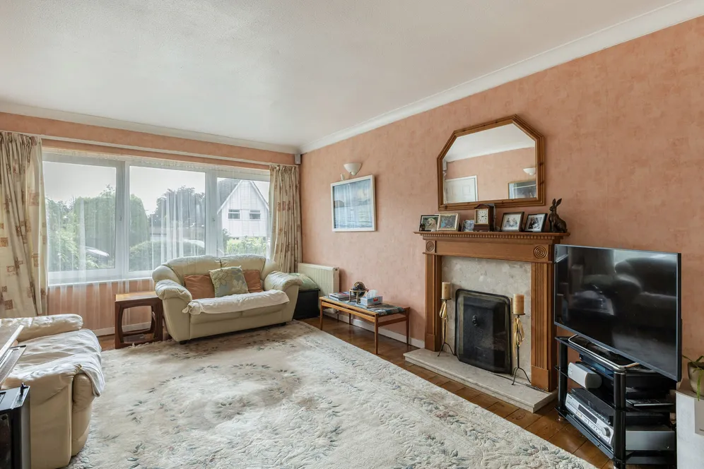 Phillips Close, Headley, GU35 photo 5