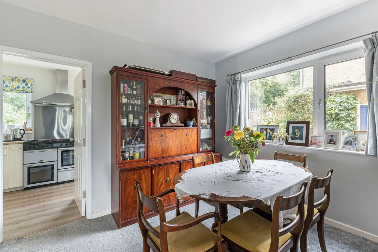 Phillips Close, Headley, GU35 photo 6