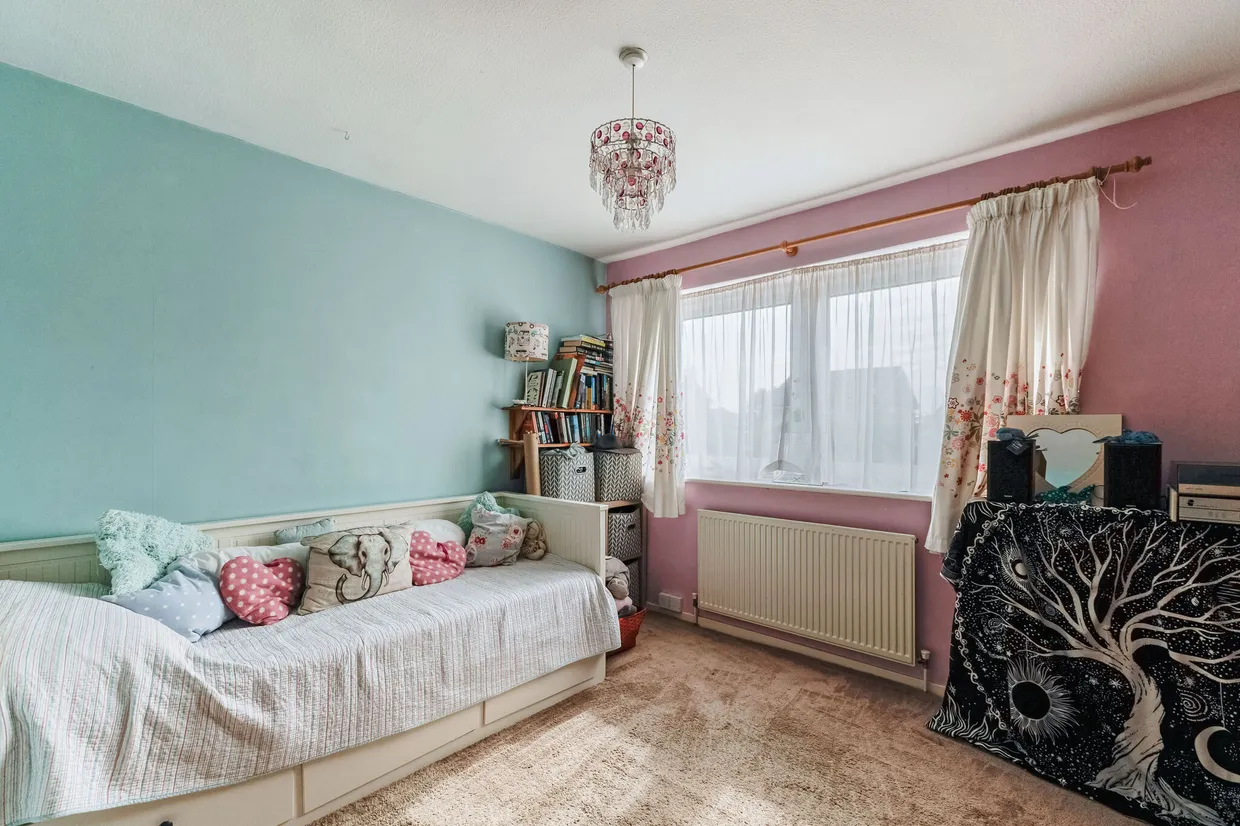 Phillips Close, Headley, GU35 photo 9