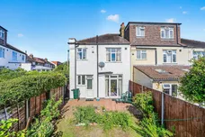Elsrick Avenue, Morden