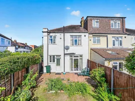 Elsrick Avenue, Morden thumb 2