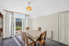 Elsrick Avenue, Morden