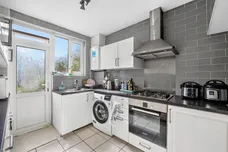 Elsrick Avenue, Morden
