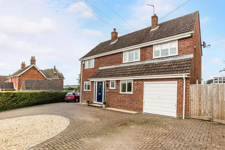 Heddington, Calne, SN11