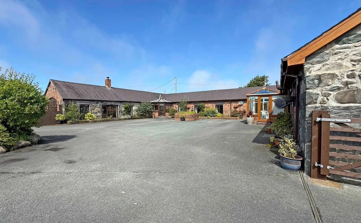 Caeathro, Caernarfon, Gwynedd, LL55