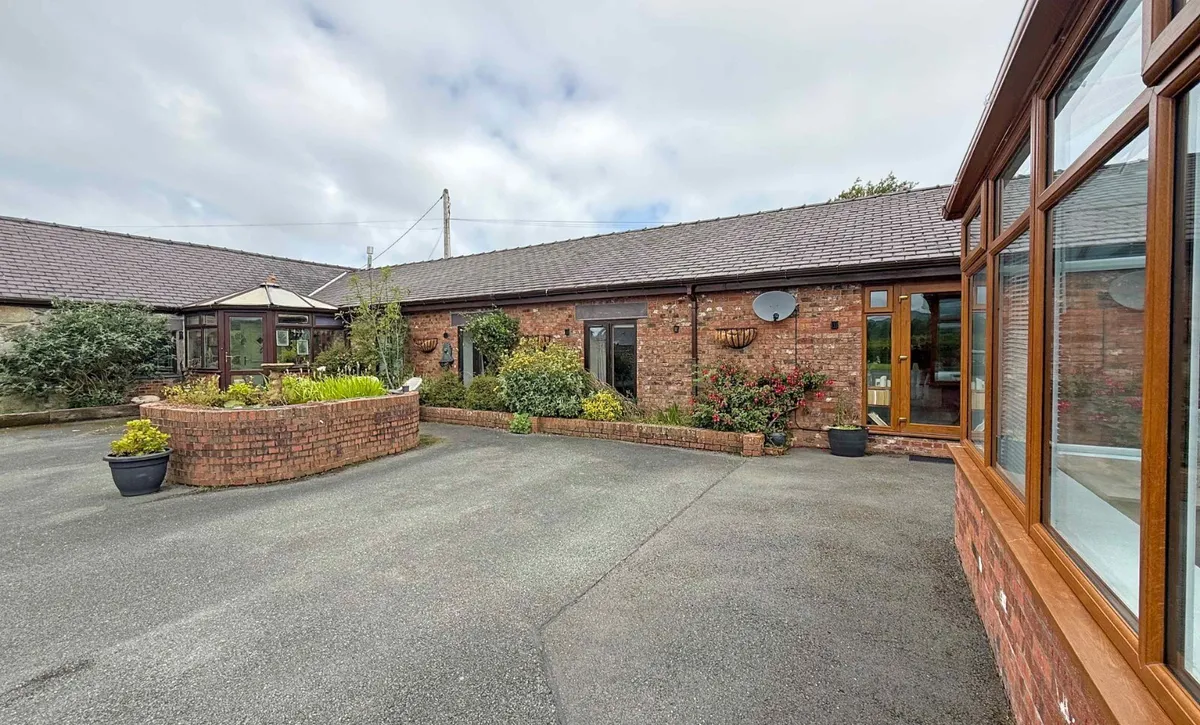 Caeathro, Caernarfon, Gwynedd, LL55