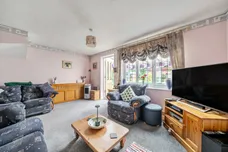 Periwinkle Close, Lindford, GU35 photo 3