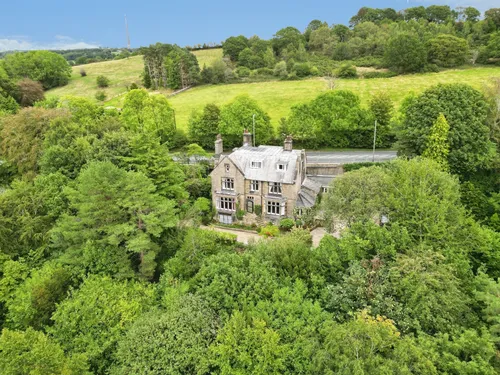 Penistone Road, Kirkburton, HUDDERSFIELDphoto