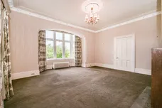Penistone Road, Kirkburton, HUDDERSFIELD