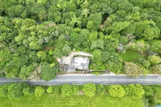 Penistone Road, Kirkburton, HUDDERSFIELD