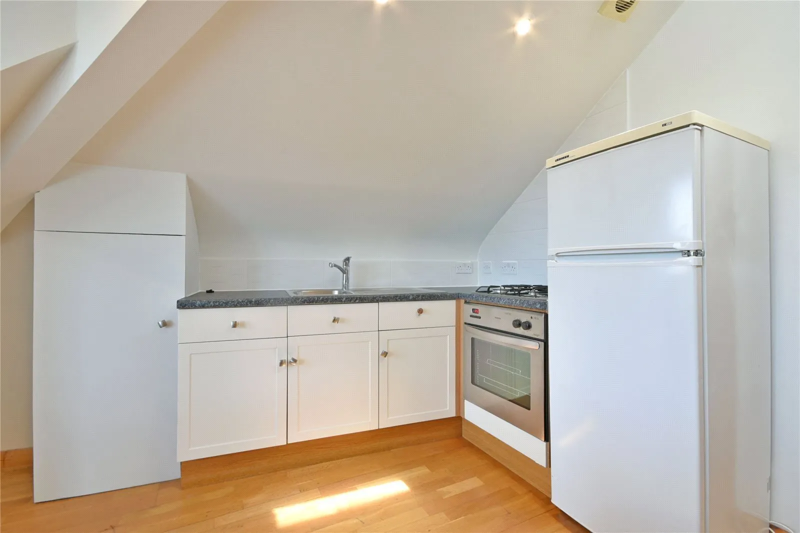 Manstone Road, Cricklewood, London, NW2