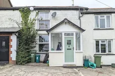 Groesfaen, PONTYCLUN