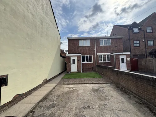 Albert Road, RETFORDphoto