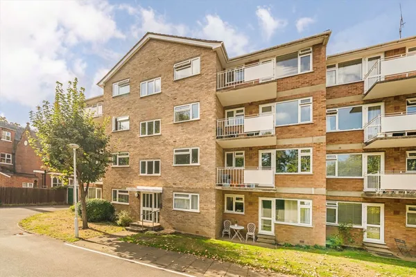 Elton Close, Kingston Upon Thames, KT1 photo 1