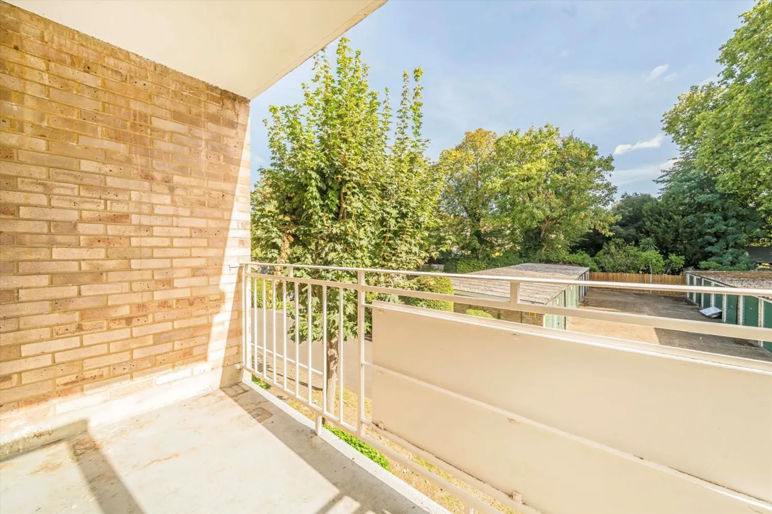 Elton Close, Kingston Upon Thames, KT1 photo 3