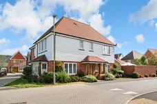 Emerald Avenue, Fleet, GU51 photo 11