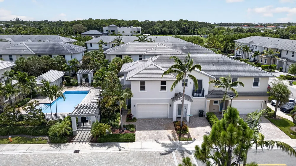 6994 Pines Circle, Coconut Creek, FL 33073