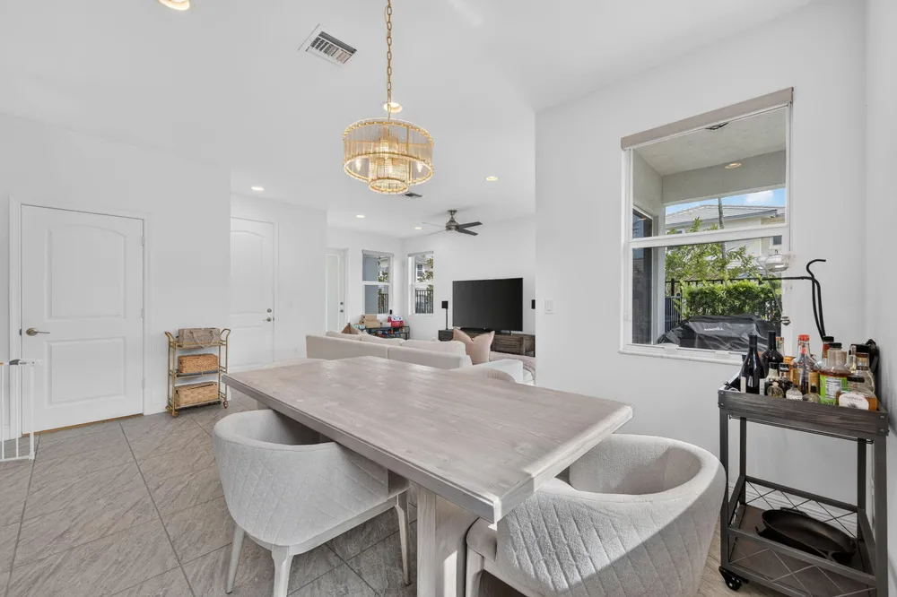 6994 Pines Circle, Coconut Creek, FL 33073