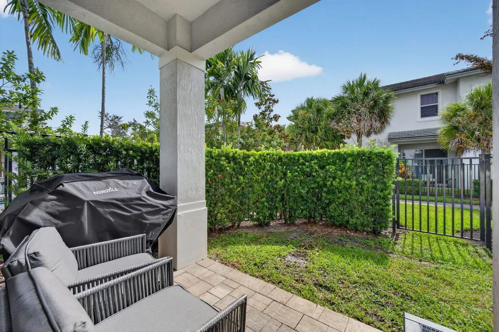 6994 Pines Circle, Coconut Creek, FL 33073