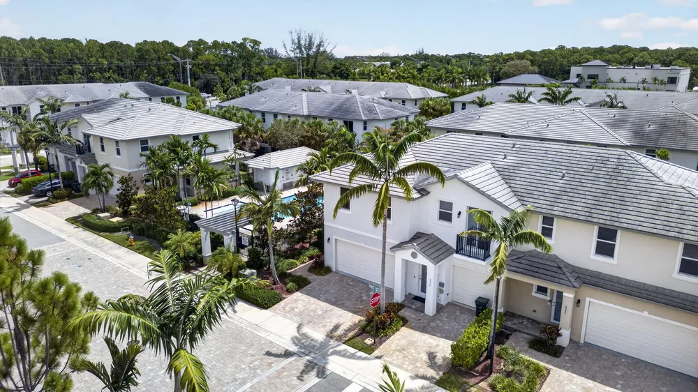 6994 Pines Circle, Coconut Creek, FL 33073