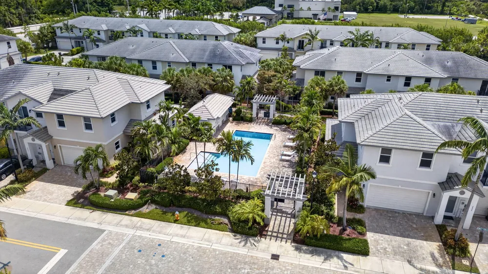 6994 Pines Circle, Coconut Creek, FL 33073