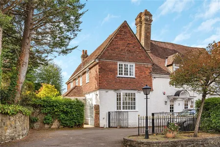 High Street, Limpsfield, RH8