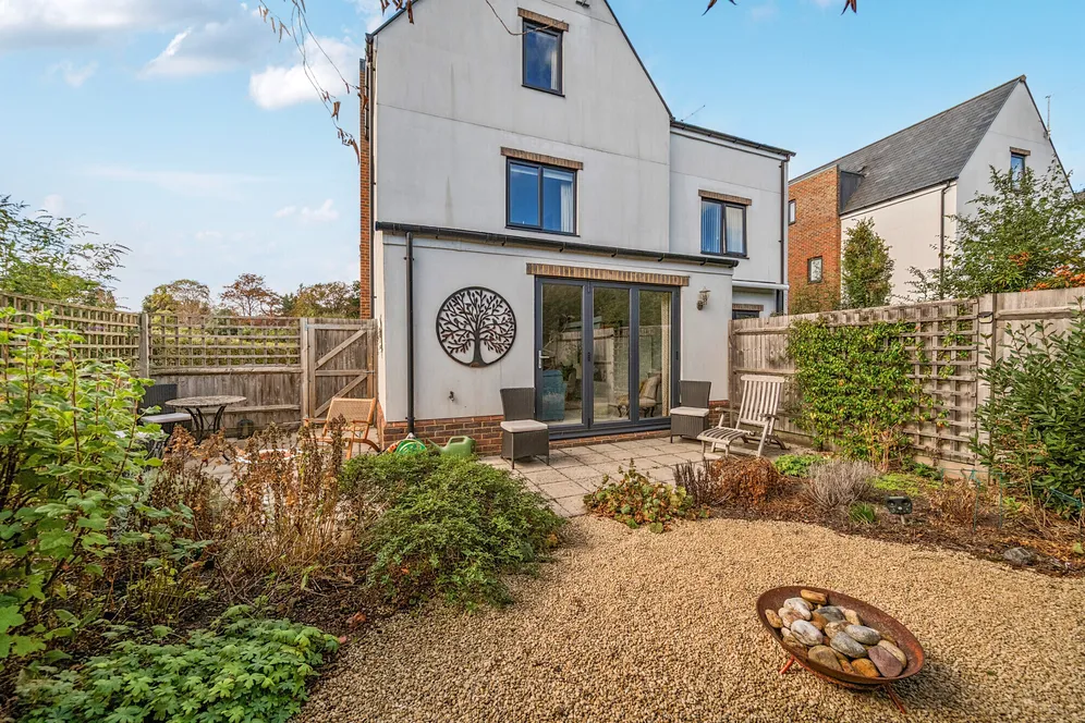 Ridgway Road, Farnham, GU9 photo 8